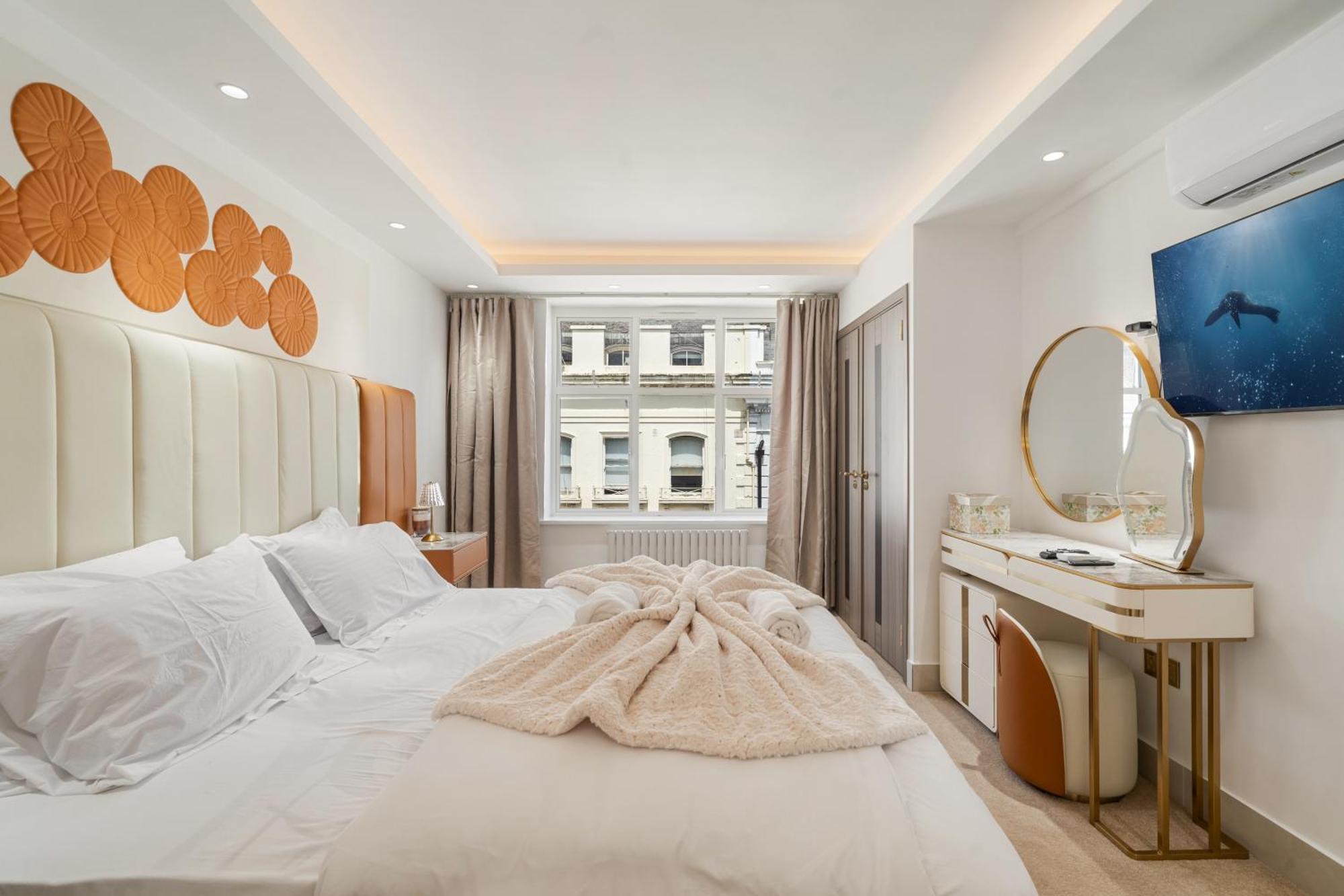 Refined 2 Bedroom In Londons Elite Mayfair District H10