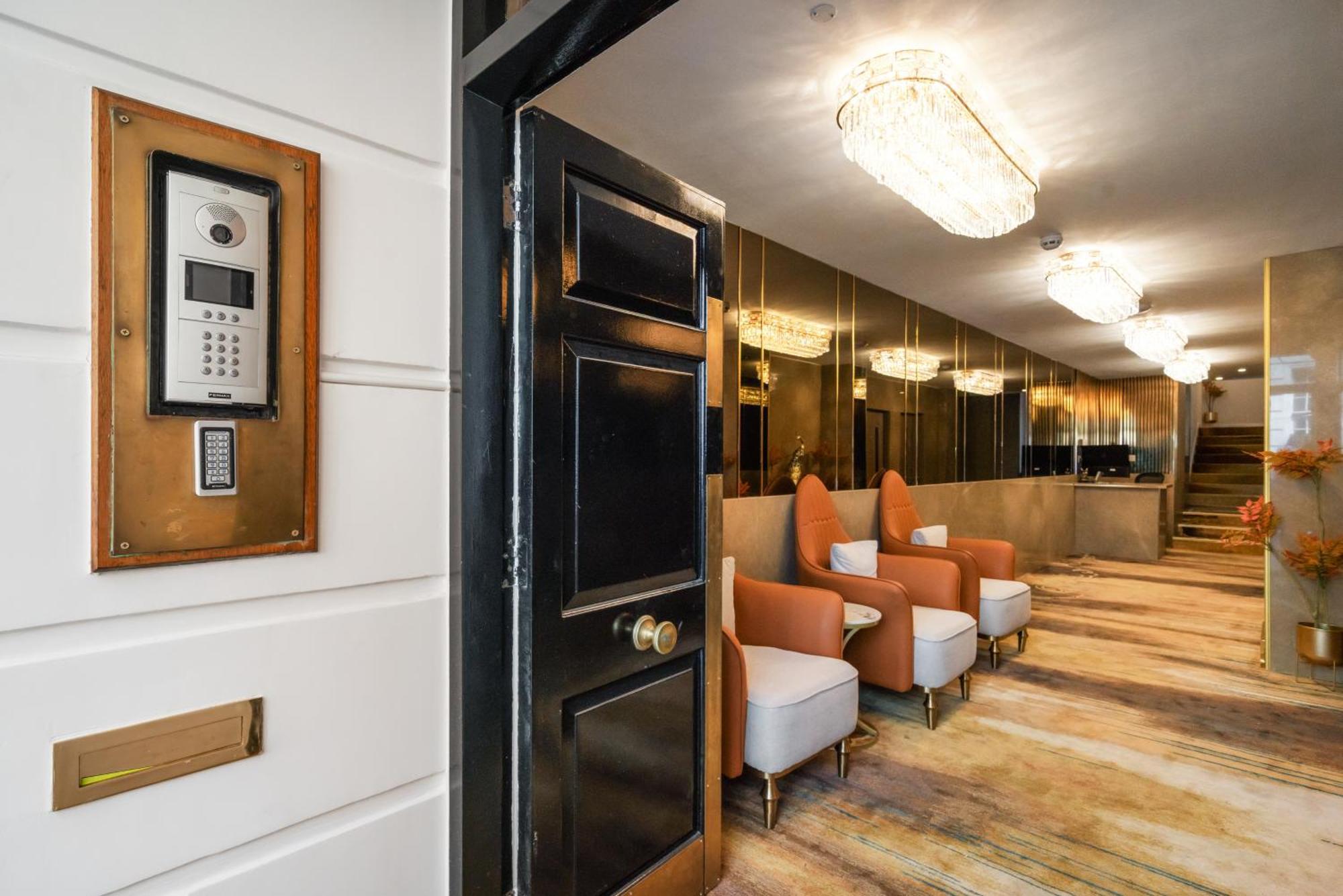 Refined 2 Bedroom In Londons Elite Mayfair District H10 *